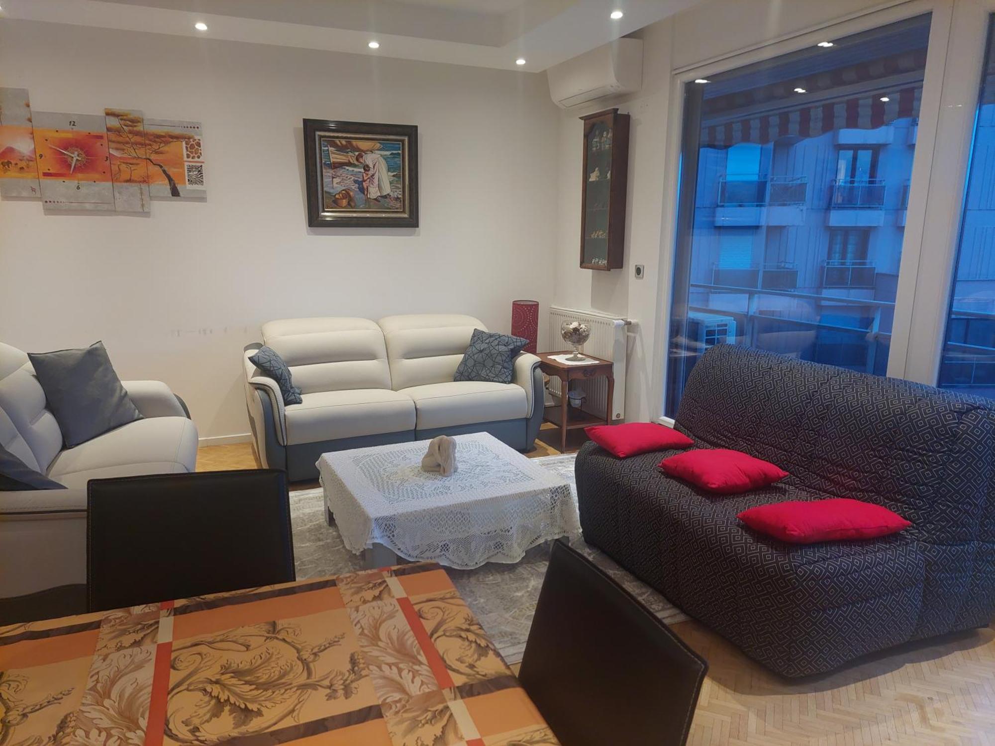 Porte De France Apartamento *